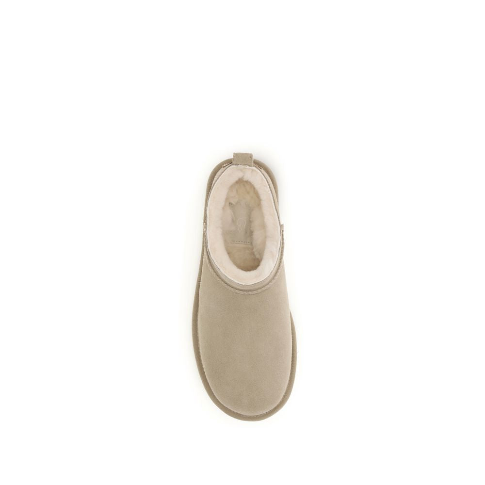 UGG