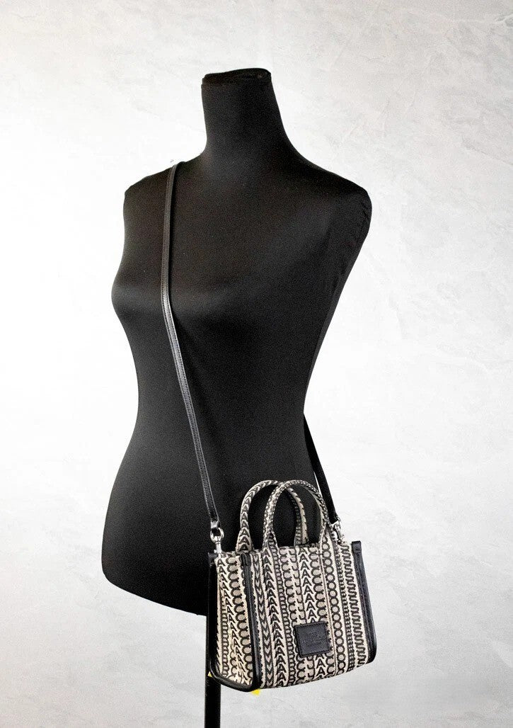 MARC JACOBS