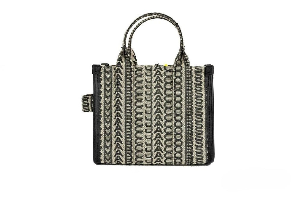 MARC JACOBS