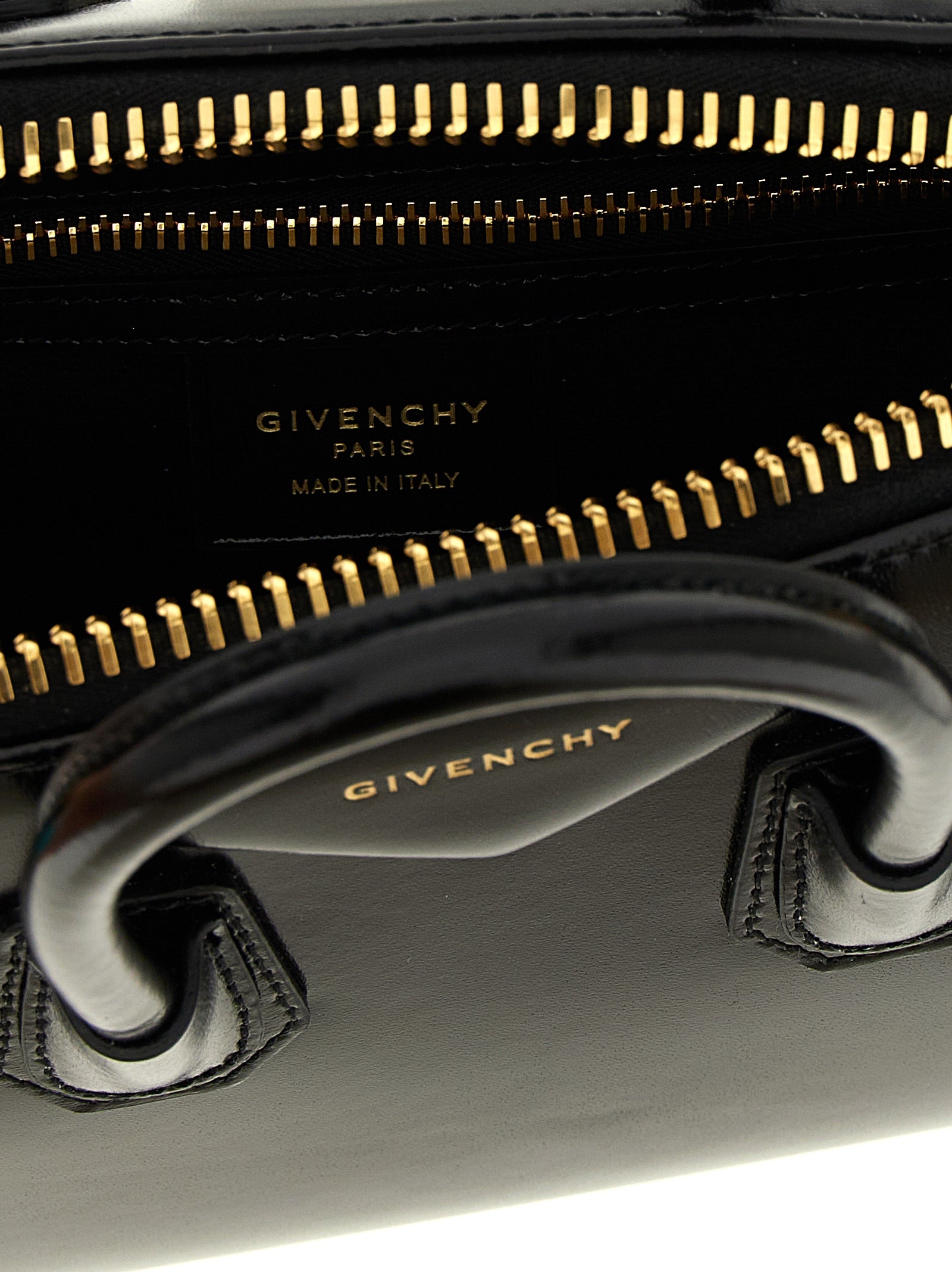 GIVENCHY